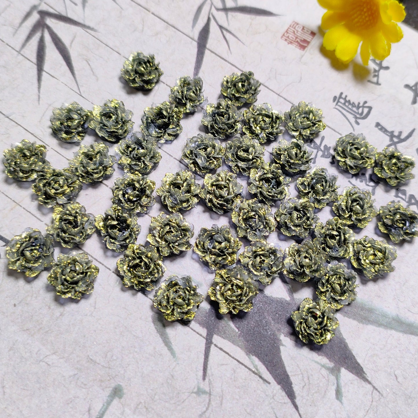 8mm&9mm soft resin true love rose &roses with no-hole and curl edge 20g per bag for nail&keychian&bracelet&car hangers