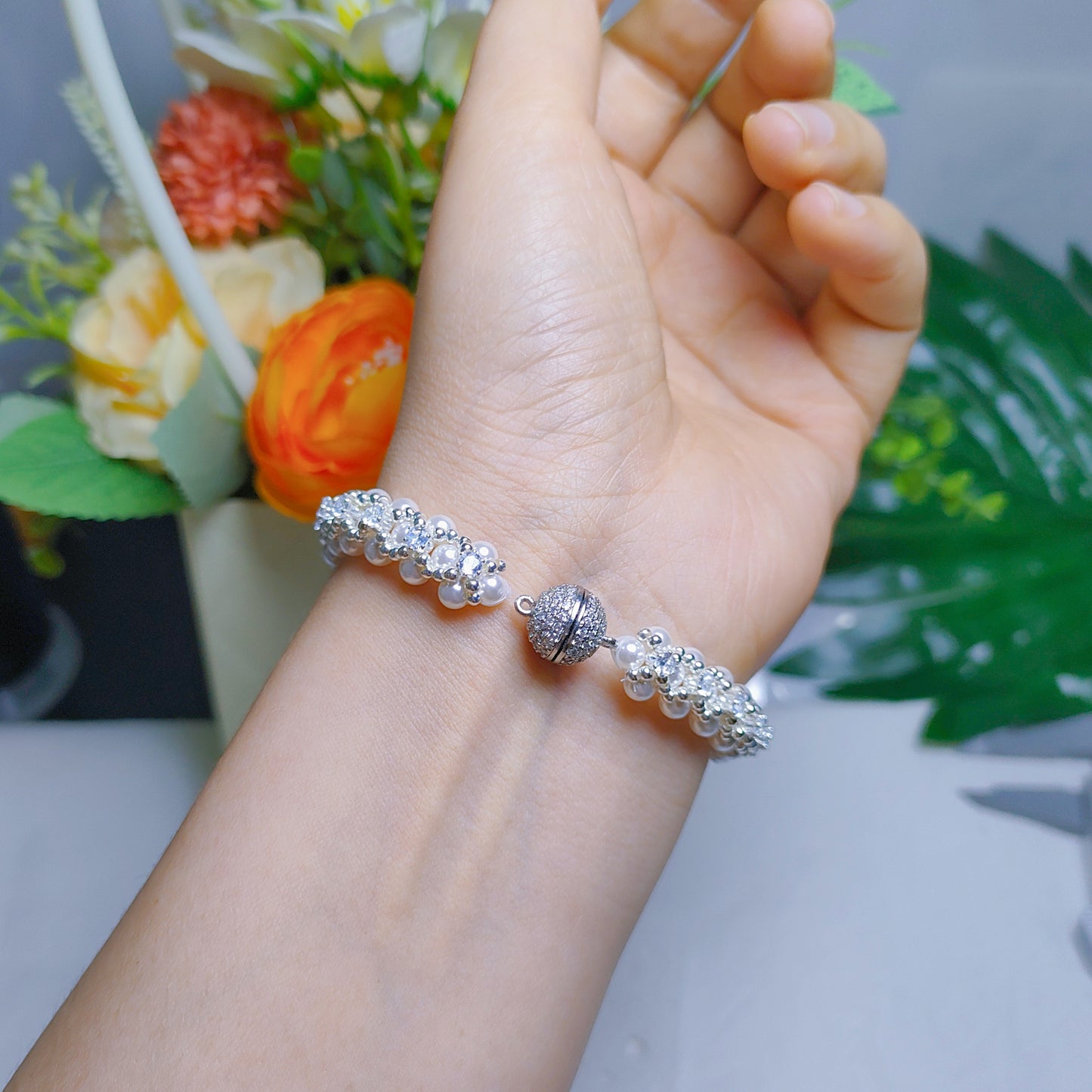 Luxurious handmade 4mm shell pearls & 3mm rhinstone finished bracelet &kits as gift for mother&besties&girlfriend&daughter