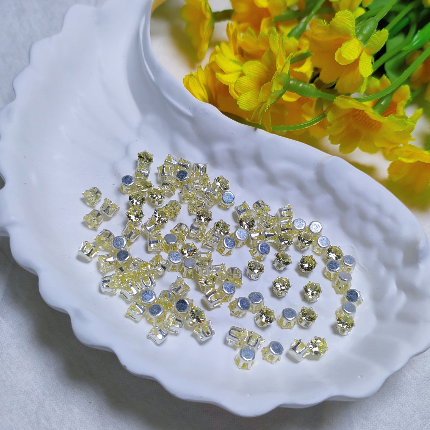 4mm round zircon rhinestones with golden and silver base for DIY bracelet & necklace